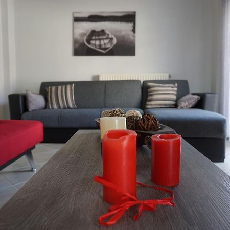 Seaside Family Apartment In Paralia Dionisiou المظهر الخارجي الصورة